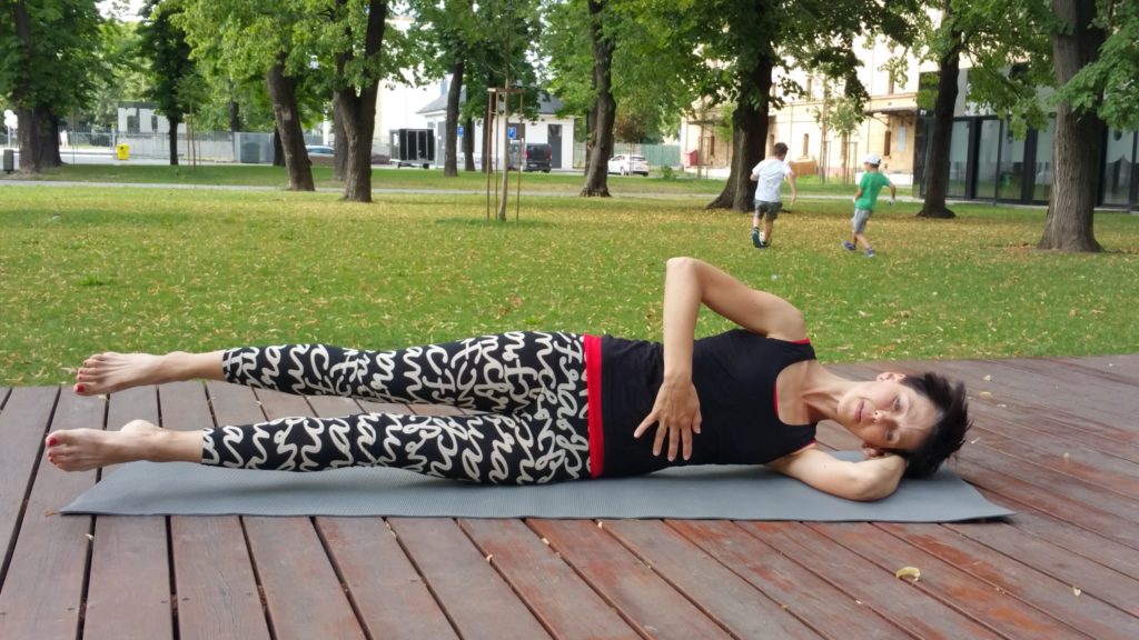 Silvia Bubeňková pri cvičení Pilates – precízna trupová stabilita